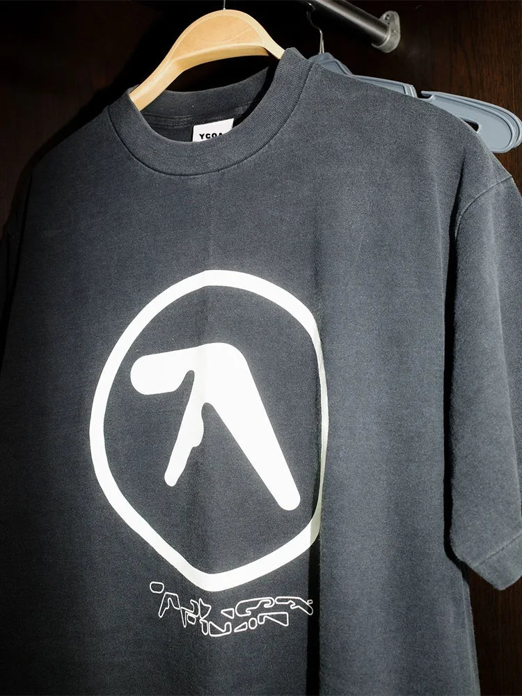 Camiseta Crop Top x Apex Twin